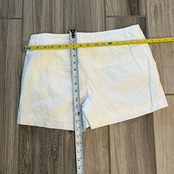 Maurices White Keyhole Texture Shorts Size 9 10 - Picture 6 of 10